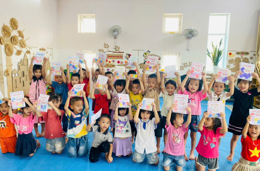  Hoạt động trải nghiệm làm thiệp tặng bà, mẹ và cô giáo nhân ngày 20/10