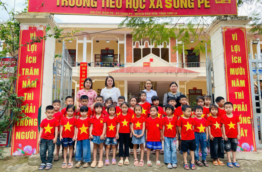  Trường Mầm non xã Song Pe tổ chức cho trẻ 5 – 6 tuổi tham quan trải nghiệm trường Tiểu học